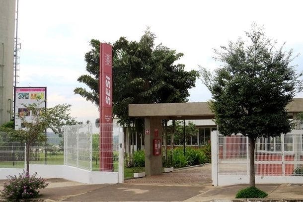 Fachada do Sesi Sumar&eacute;