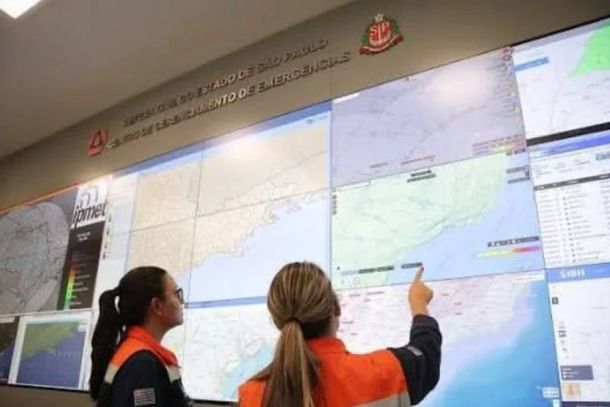 Sala de opera&ccedil;&otilde;es da Defesa Civil do Estado de SP
