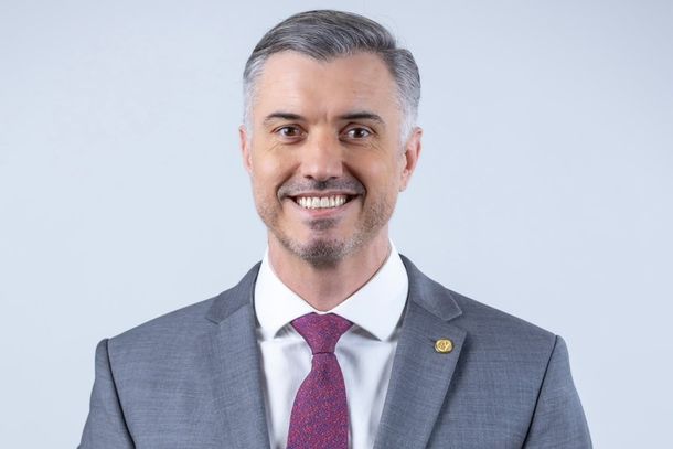 O engenheiro Vinicius Marchese foi reeleito presidente do Confea