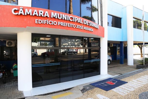 Fachada da C&acirc;mara Municipal de Sumar&eacute;