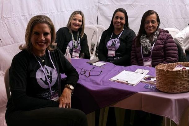 Equipe da Secretaria Municipal da Mulher e da Fam&iacute;lia de Sumar&eacute;