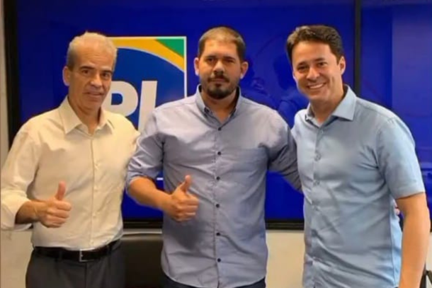 Denivaldo Pereira com o deputado estadual Alberto Feitosa e o presidente do PL em Pernambuco, Anderson Ferreira