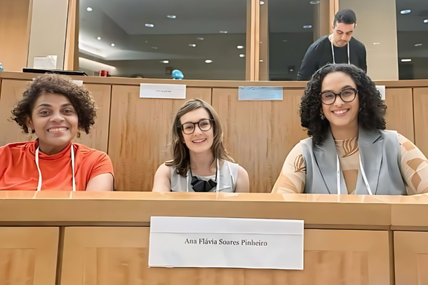 Pen&eacute;lope com integrantes brasileiras que participam da forma&ccedil;&atilde;o em Harvard