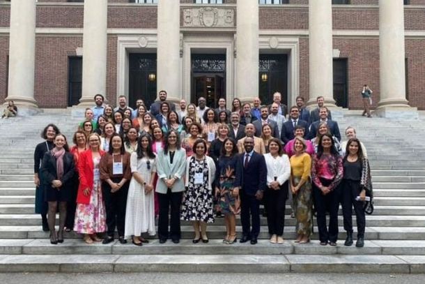 Delega&ccedil;&atilde;o brasileira que participa da forma&ccedil;&atilde;o em Harvard