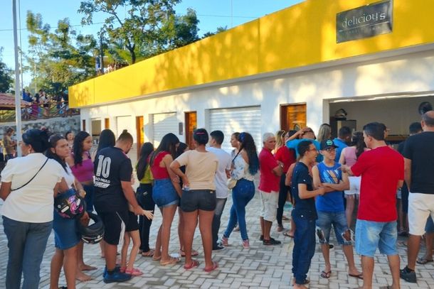 Pra&ccedil;a de Alimenta&ccedil;&atilde;o do Parque recebeu grande p&uacute;blico neste domingo