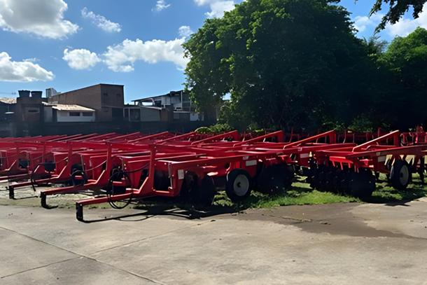 Equipamentos agr&iacute;colas foram entregues para cinco munic&iacute;pios pernambucanos