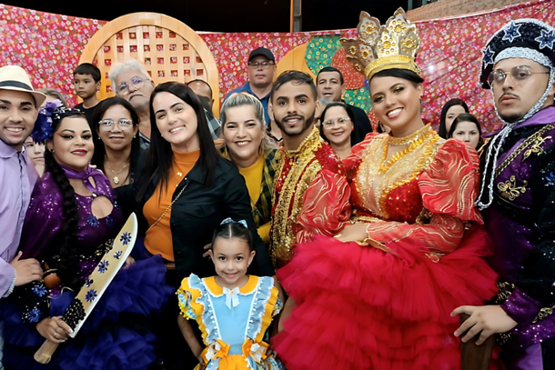 Juliana de Chaparral deu bastante apoio aos festejos juninos em Casinhas