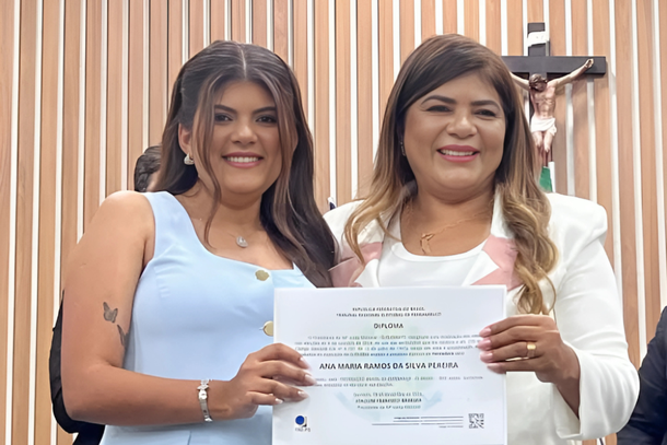 Com a vereadora Ana Maria, durante a diploma&ccedil;&atilde;o na C&acirc;mara Municipal de Surubim