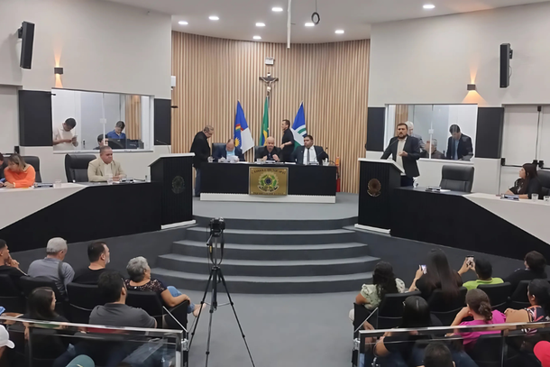 Sess&atilde;o teve avalia&ccedil;&atilde;o do trabalho realizado pelo prefeito Cleber Chaparral em Surubim nos primeiros 100 dias de mandato