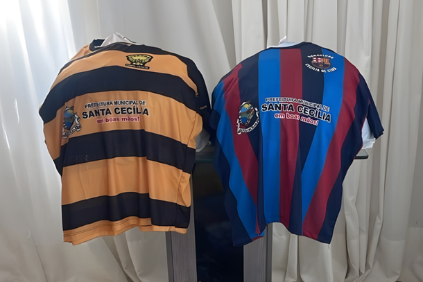 Uniformes de Verona e Barcelona que estar&atilde;o abrindo o campeonato em Santa Cec&iacute;lia neste domingo