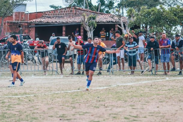 Em partida equilibrada, o Barcelona venceu a equipe do BBB e garantiu vaga na decis&atilde;o do campeonato de Santa Cec&iacute;lia