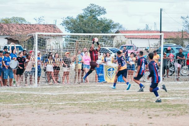Em partida equilibrada, o Barcelona venceu a equipe do BBB e garantiu vaga na decis&atilde;o do campeonato de Santa Cec&iacute;lia