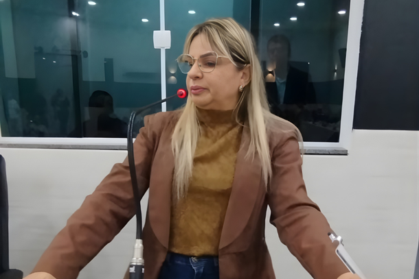 Vereadora Katiane apresentou indica&ccedil;&atilde;o na sess&atilde;o desta quinta-feira na C&acirc;mara
