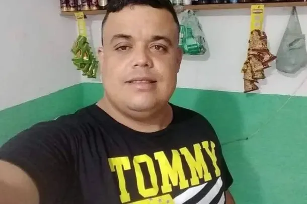 J&uacute;nior foi assassinado com v&aacute;rios disparos de arma de fogo dentro de um bar localizado em um campo de futebol society