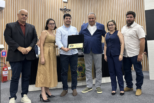Homenagem &agrave; Leal Im&oacute;veis pela atua&ccedil;&atilde;o no mercado imobili&aacute;rio de Surubim e regi&atilde;o