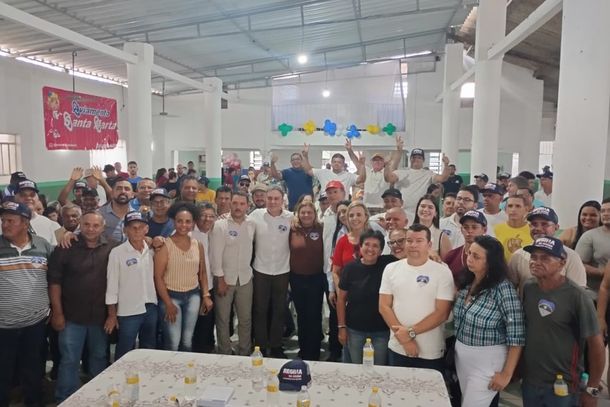 Lideran&ccedil;as pol&iacute;ticas da regi&atilde;o acompanharam o ato pol&iacute;tico do Podemos, no Clube Independ&ecirc;ncia