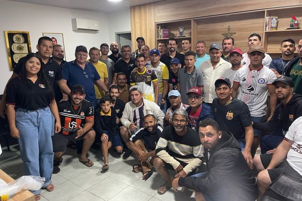 Representantes das equipes da primeira e segunda divis&atilde;o do futebol de Santa Cec&iacute;lia