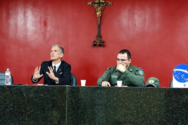 O juiz eleitoral Paulo C&eacute;sar Amorim presidiu a reuni&atilde;o realizada na OAB Surubim