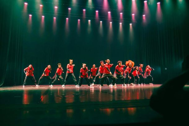 Mostra competitiva realizada no Teatro Municipal &eacute; alusiva ao Dia Internacional da Dan&ccedil;a