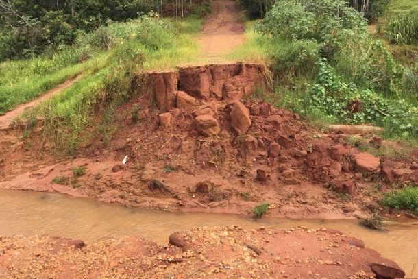 Os estragos foram causados pelas chuvas h&aacute; aproximadamente dois meses