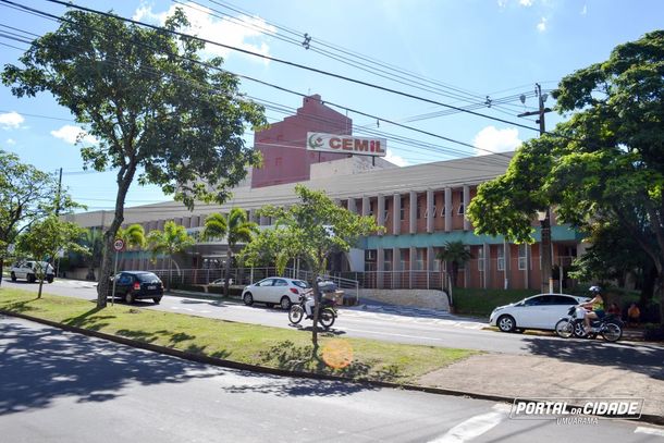 Garoto est&aacute; internado no hospital Cemil, em Umuarama
