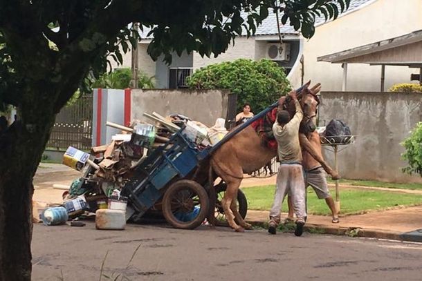 Populares tentaram ajudar na situa&ccedil;&atilde;o