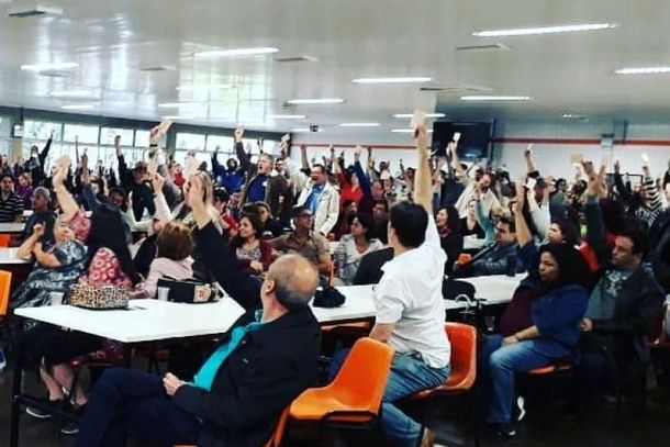 Greve foi deflagrada em ap&oacute;s assembleia com servidores em Maring&aacute;