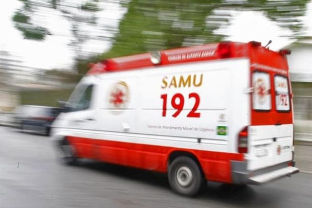 Ap&oacute;s o uso de alguns equipamentos adequados, a equipe do Samu conseguiu descolar no &acirc;nus do rapaz