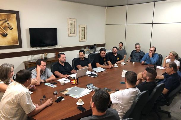 Decisão ocorreu durante encontro da diretoria da Sociedade Rural de Umuarama na manhã desta terça-feira (17)