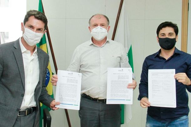 Deputado Alexandre Curi, Carlos Ortega e o prefeito Juninho
