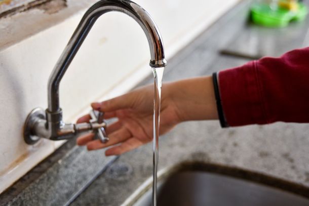 Os testes foram feitos ap&oacute;s o tratamento e a maioria das subst&acirc;ncias n&atilde;o pode ser removida por filtros ou fervendo a &aacute;gua