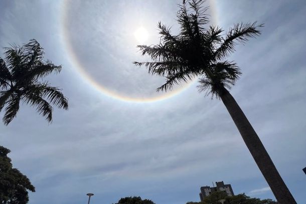 A Gazeta  Halo solar: fenômeno chama a atenção no céu de cidades do ES