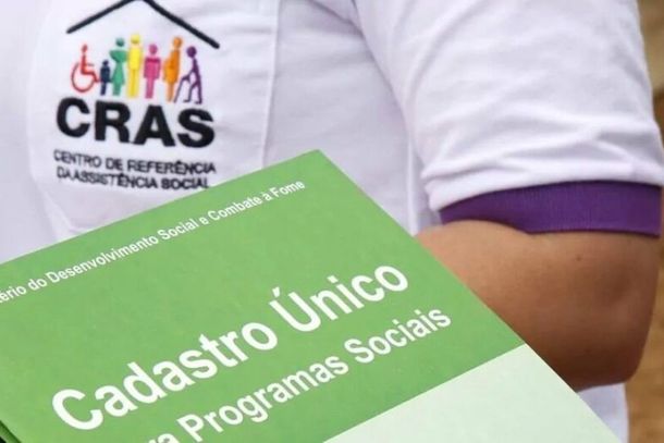 O responsável familiar deverá solicitar que seja feito a atualização cadastral em domicílio, para que um entrevistador social possa fazer a exclusão dos dados da pessoa após conferência in loco