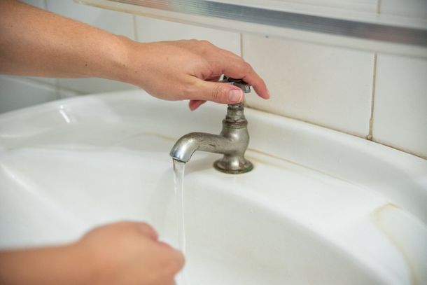  A orienta&ccedil;&atilde;o da Sanepar &eacute; para que a popula&ccedil;&atilde;o evite desperd&iacute;cio de &aacute;gua