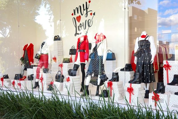 Os produtos mais procurados s&atilde;o principalmente roupas, acess&oacute;rios, perfumes/cosm&eacute;ticos, cal&ccedil;ados e chocolates