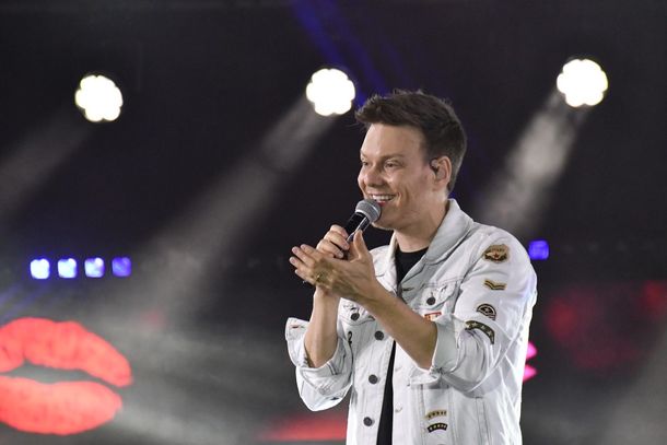 Michel Teló conduziu o último grande show da programação cultural do 69º aniversário de Umuarama