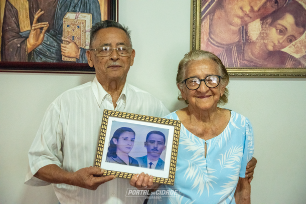 Ao longo dos anos, o casal teve oito filhos, mas atualmente, seis est&atilde;o vivos, que deram a eles 30 netos e 25 bisnetos