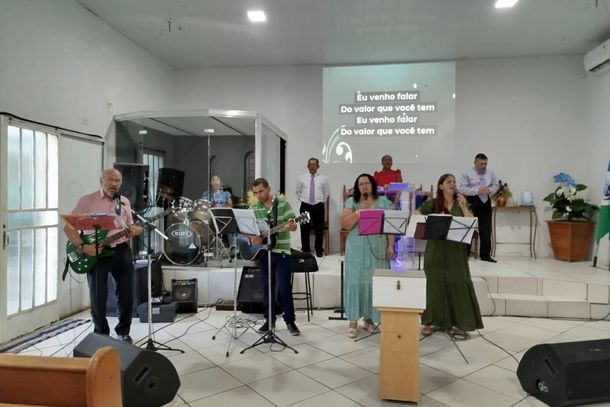 A expectativa &eacute; de uma noite de comunh&atilde;o e alegria, reunindo fi&eacute;is e visitantes