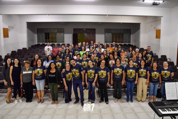 Coral S&atilde;o Francisco de Assis &eacute; formado por fi&eacute;is de diversas comunidades da Par&oacute;quia, al&eacute;m de membros de pastorais, movimentos e grupos