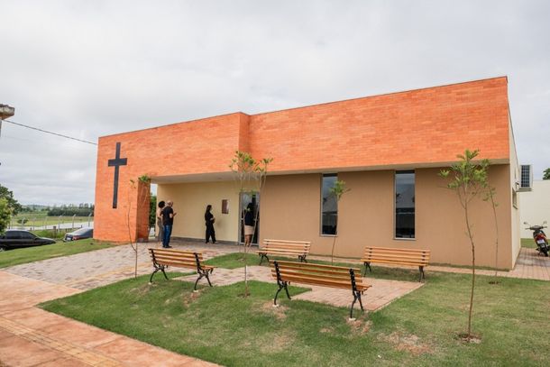 O espa&ccedil;o conta com recep&ccedil;&atilde;o, &aacute;rea de circula&ccedil;&atilde;o adequada e estrutura pensada para eventos cerimoniais