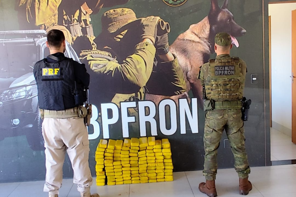 Pol&iacute;cia apreende 88 kg de maconha e prende dois homens em posto de Ipor&atilde;