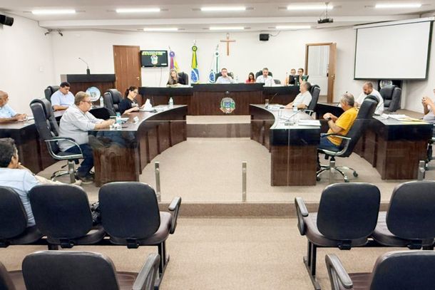 C&acirc;mara de Umuarama retoma sess&otilde;es e define presidentes das comiss&otilde;es permanentes