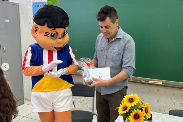 A curadoria da exposi&ccedil;&atilde;o trabalhou na sele&ccedil;&atilde;o de imagens que representam esse v&iacute;nculo com a comunidade