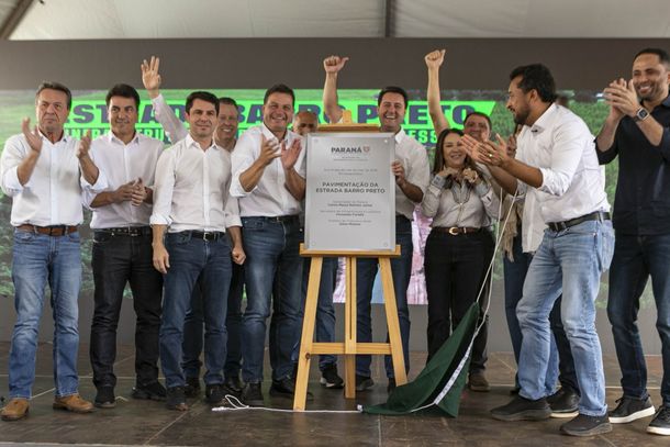 Prefeito do munic&iacute;pio, Alirio, ressaltou que a pavimenta&ccedil;&atilde;o beneficia diretamente o transporte de produtos, insumos e o deslocamento da popula&ccedil;&atilde;o