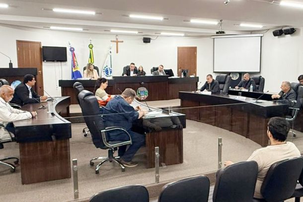 Sess&atilde;o extraordin&aacute;ria ocorrida na manh&atilde; desta quinta apreciou proposi&ccedil;&atilde;o do Executivo