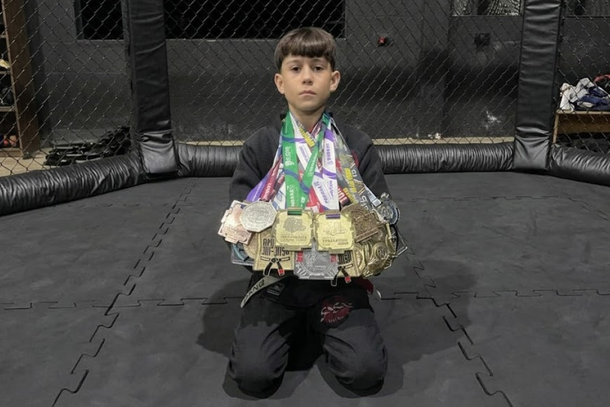 Danoninho vem se destacando cada vez mais no cen&aacute;rio do jiu-jitsu atrav&eacute;s de sua dedica&ccedil;&atilde;o, disciplina e excelentes resultados nas competi&ccedil;&otilde;es