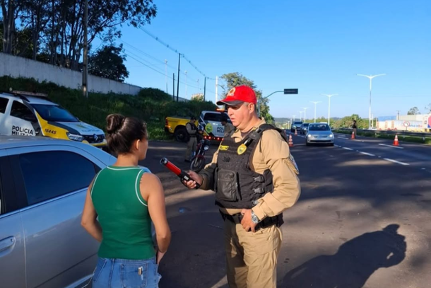Ao todo, foram abordados 53 autom&oacute;veis e fiscalizadas 7 motocicletas