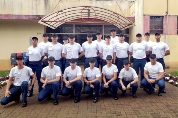Alunos do Curso de Forma&ccedil;&atilde;o de Pra&ccedil;as do 25&deg; BPM participaram de atividade solid&aacute;ria nesta quinta