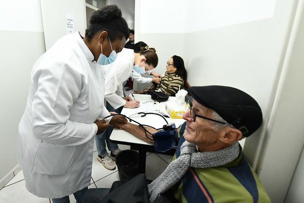 Segundo a secret&aacute;ria de Sa&uacute;de, Lisbeth Scanavaca, que acompanhou toda a atividade, mais de 200 pessoas passaram pelo local entre 8h e 12h