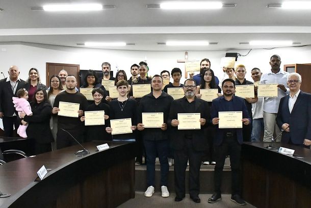 Os cursos profissionalizantes foram gratuitos, visando atender &agrave; grande demanda no mercado de trabalho nas respectivas &aacute;reas